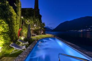 Villa La Massaia - pool by night